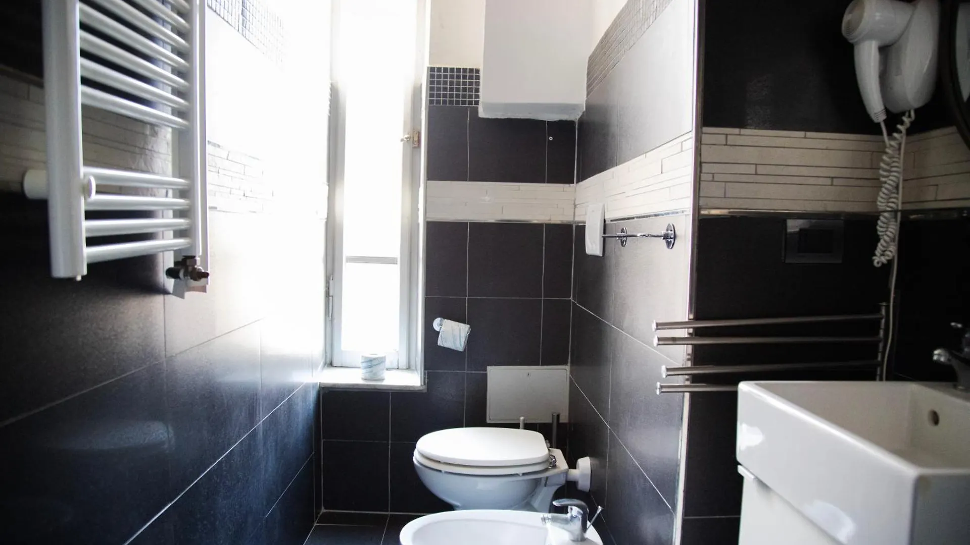Apartment Casa E Appartamento Per Vacanze Fienaroli 36 Apartament Rome