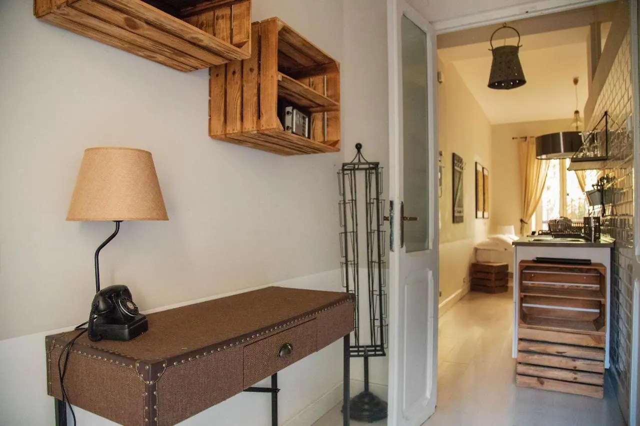 Apartment Casa E Appartamento Per Vacanze Fienaroli 36 Apartament Rome Italy